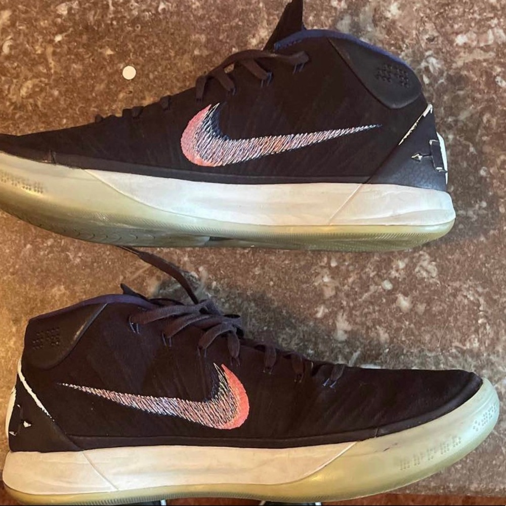 Kobe AD mid “port wine”